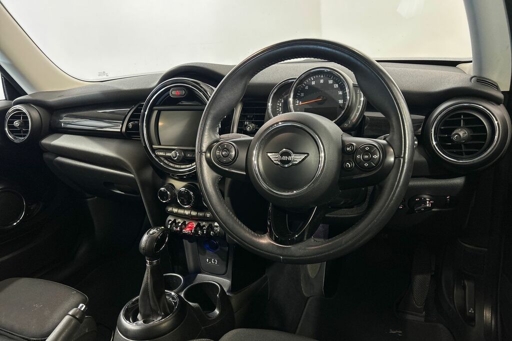 Mini Hatch Cooper 3-Door SW18CLO Red #4