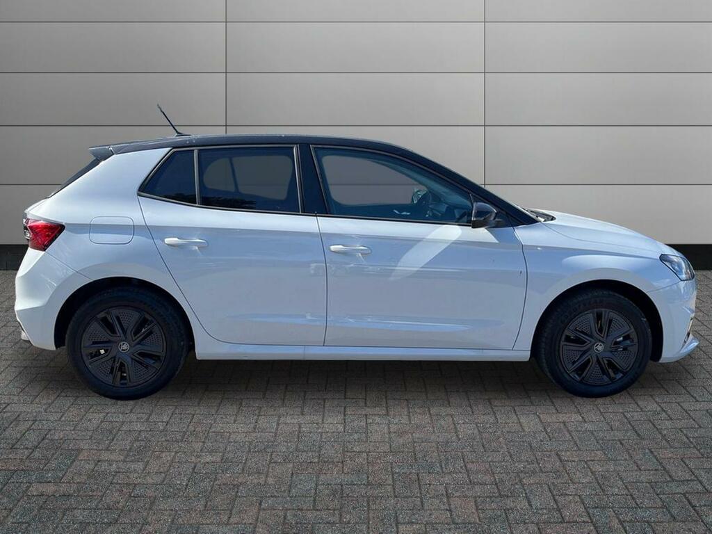 Skoda Fabia 1.0 Tsi 116Ps Design Edition White #4