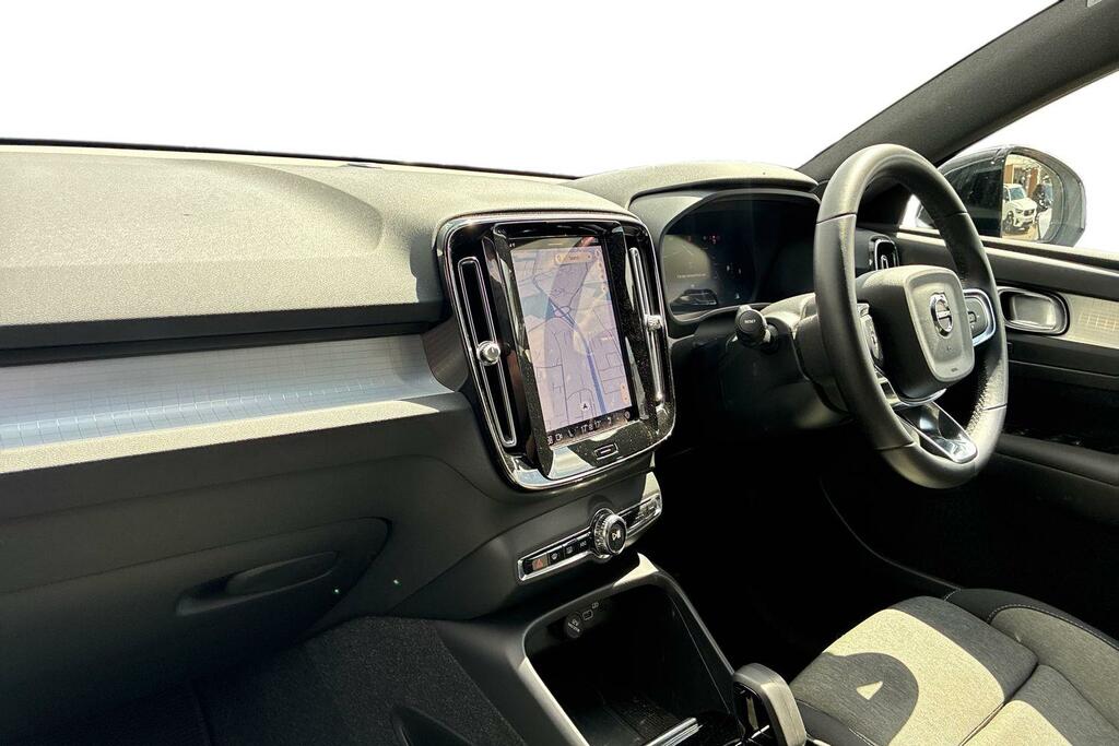 Volvo XC40 2.0 B3p Plus Dark Blue #2