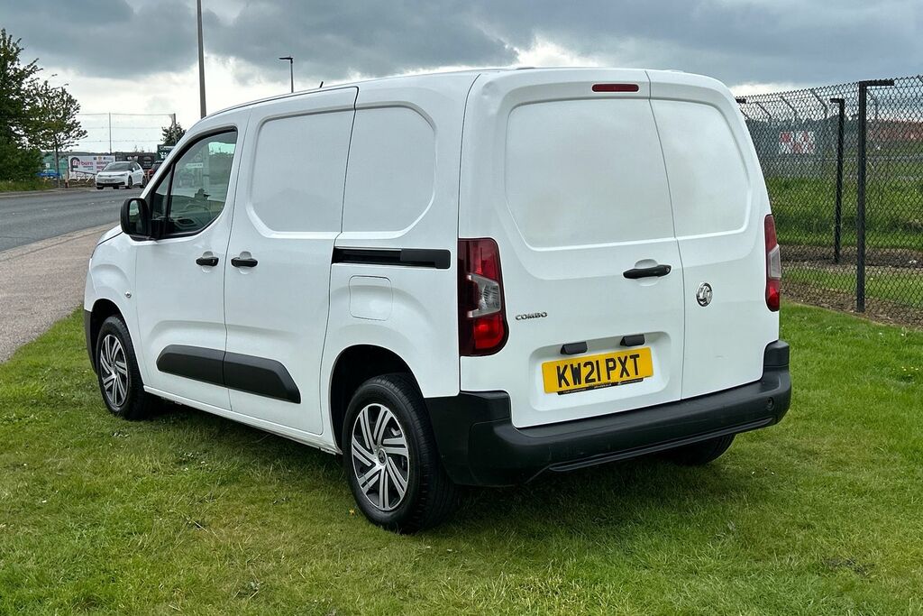 Vauxhall Combo 2000 1.2 Turbo 110Ps H1 Edition Van White #3