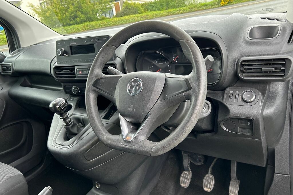 Vauxhall Combo 2000 1.2 Turbo 110Ps H1 Edition Van White #6