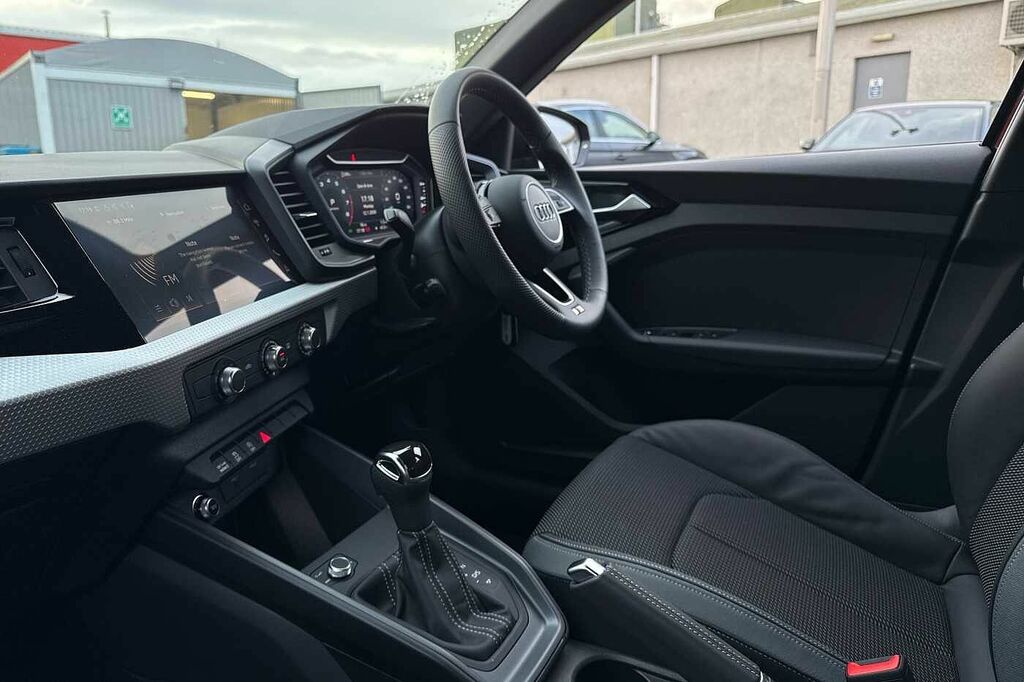 Audi A1 S Line 30 Tfsi 116 Ps S Tronic SY75UJC Black #2