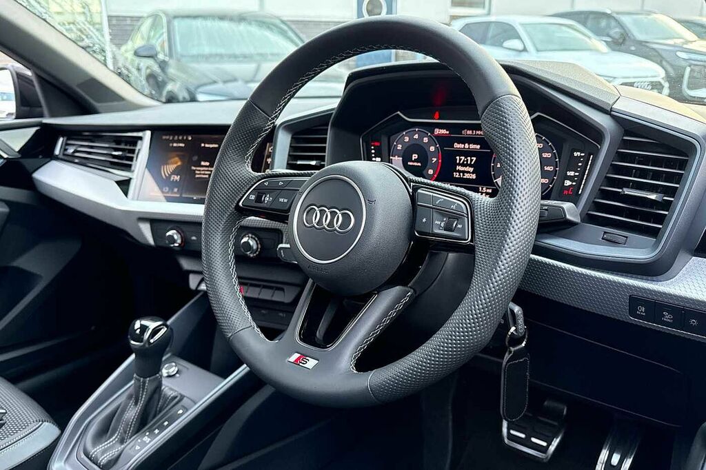 Audi A1 S Line 30 Tfsi 116 Ps S Tronic SY75UJC Black #6