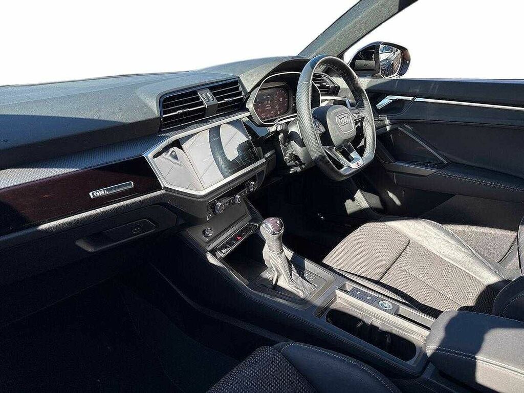 Audi Q3 Black Edition 35 Tfsi 150 Ps S Tronic BD72MXZ Red #2