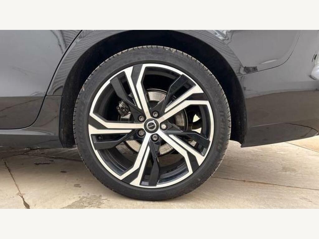 Volvo V60 2.0 B4p Plus Dark 7 Speed RF25UVC Black #6