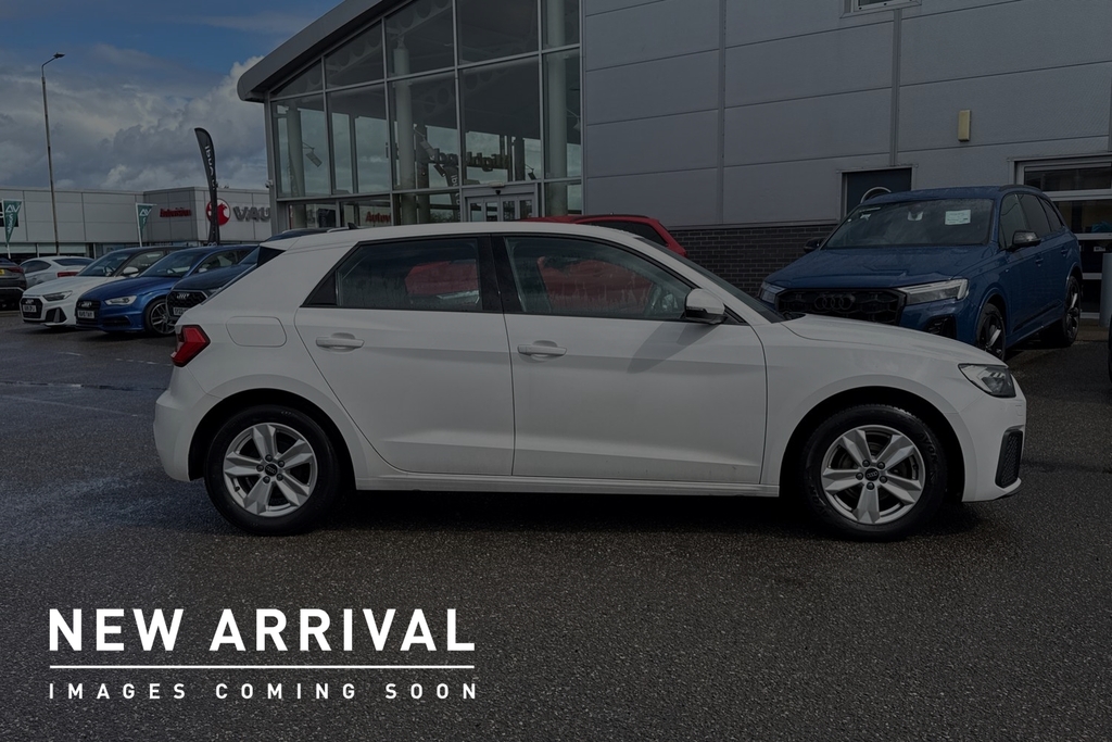 Audi A1 Technik 25 Tfsi 95 Ps 5-Speed YX22NUY White #5