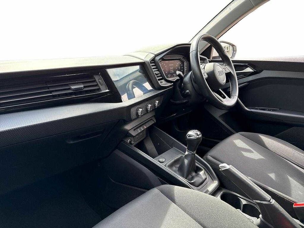 Audi A1 Technik 25 Tfsi 95 Ps 5-Speed YX22NUY White #4