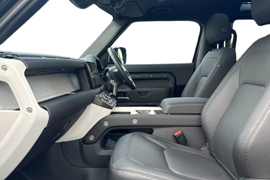 Land Rover Defender 90 D250 X-dynamic Se EK74HBH Black #3