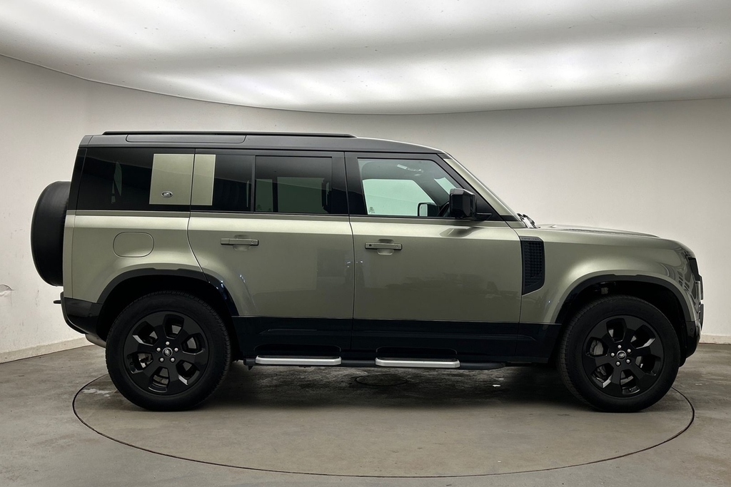 Land Rover Defender 110 D300 X-dynamic Hse ST23PUF Green #5