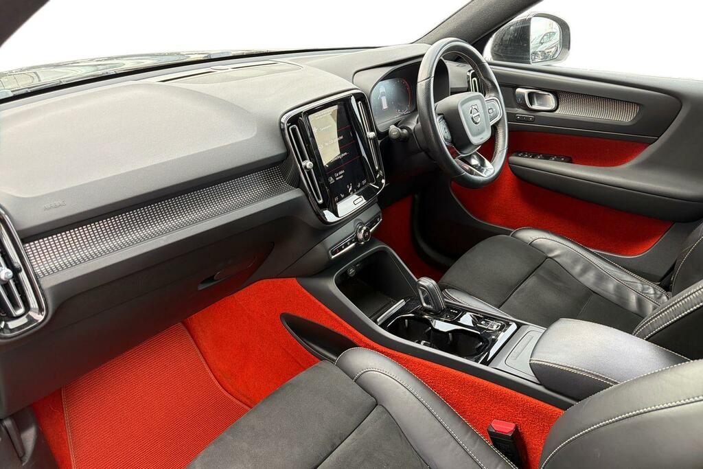 Volvo XC40 2.0 B5p R Design Pro Awd FL70UJR Black #2