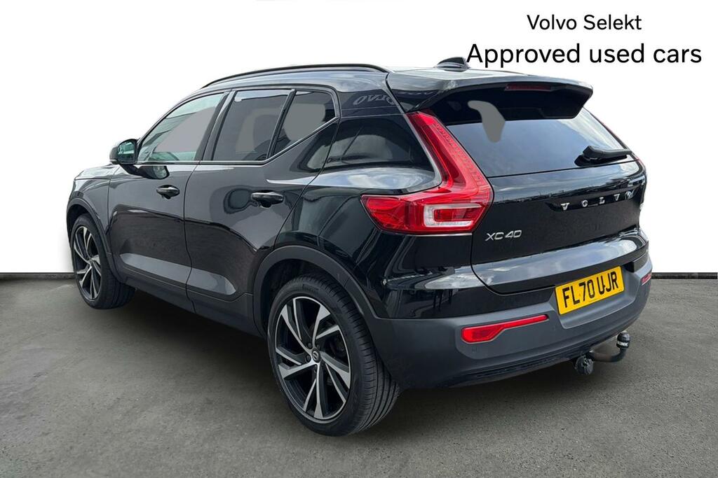 Volvo XC40 2.0 B5p R Design Pro Awd FL70UJR Black #3