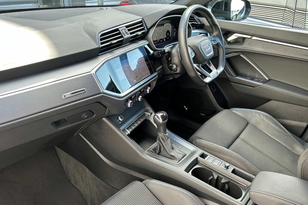 Audi Q3 S Line 35 Tfsi 150 Ps S Tronic SK22XSC Black #2