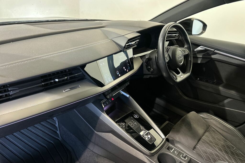 Audi A3 Edition 1 35 Tfsi 150 Ps S Tronic SV21JBP Blue #2
