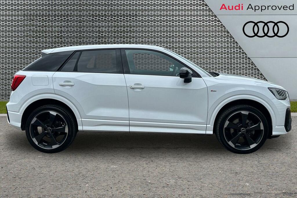 Audi Q2 Black Edition 30 Tfsi 110 Ps 6-Speed ST73HPZ White #4