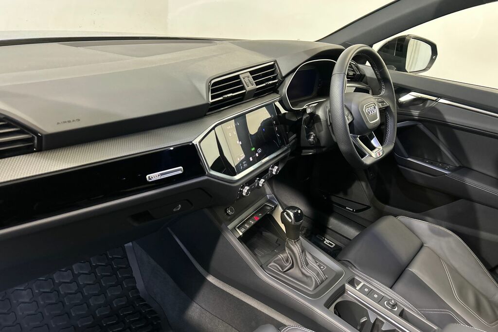 Audi Q3 Black Edition 35 Tfsi 150 Ps S Tronic SW24FVK Blue #2