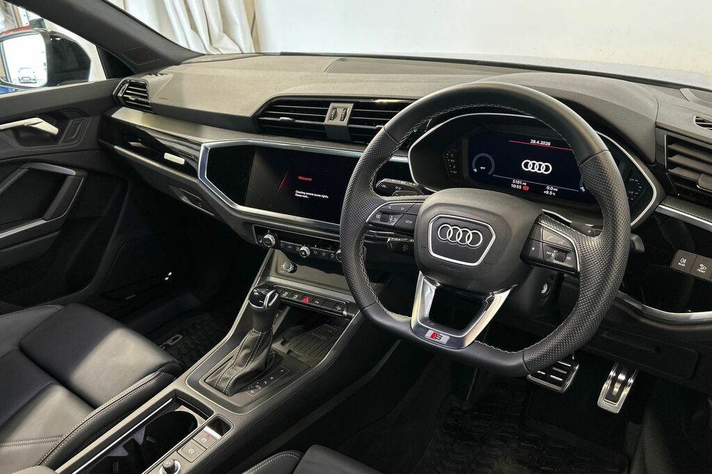 Audi Q3 Black Edition 35 Tfsi 150 Ps S Tronic SW24FVK Blue #6