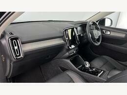 Volvo XC40 1.5 T3 163 Inscription Geartronic PJ70FSC Black #2