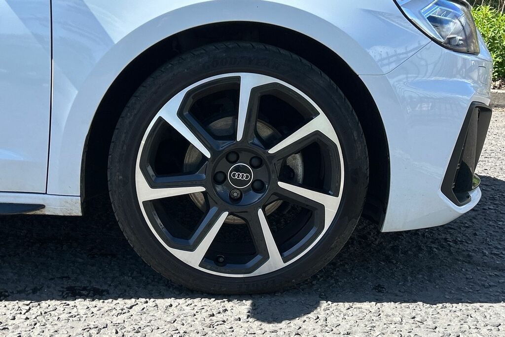 Audi A1 Black Edition 30 Tfsi 110 Ps 6-Speed SP23UMT White #5