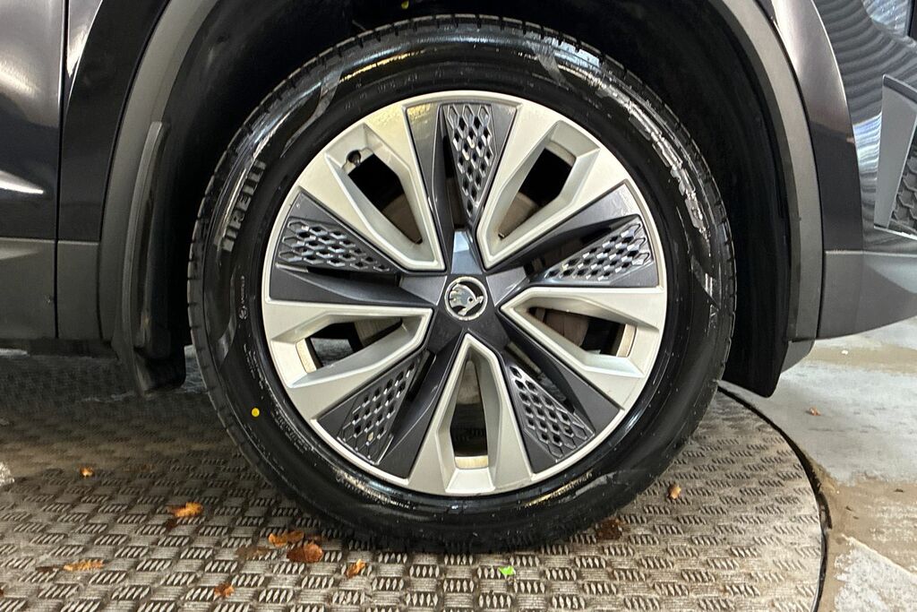 Skoda Kodiaq 1.5 Tsi Se L Dsg 7 Seat SV22PPF Black #5
