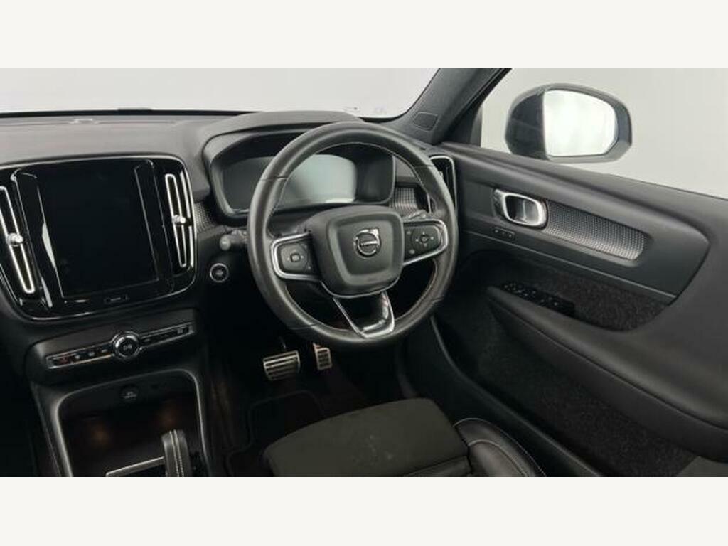 Volvo XC40 1.5 T3 163 R Design Pro Geartronic YM70ULF Black #2