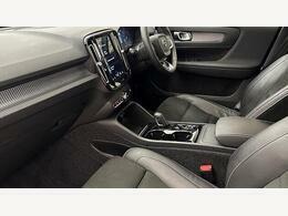 Volvo XC40 1.5 T3 163 R Design Geartronic CE22ZFU Grey #2
