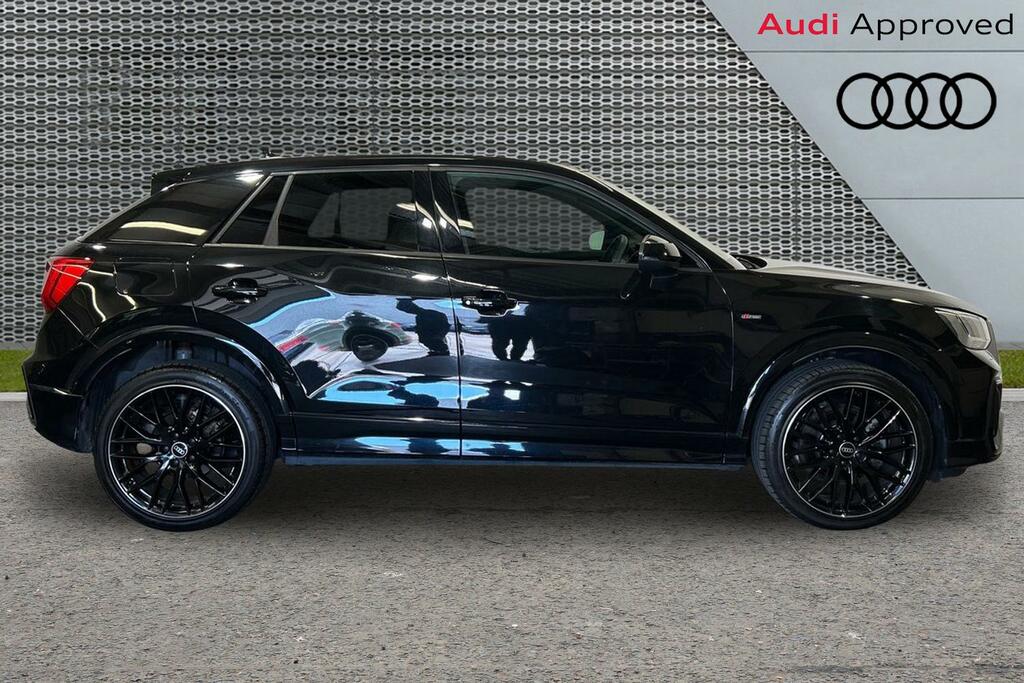 Audi Q2 Black Edition 35 Tfsi 150 Ps S Tronic SV23WYR Black #4