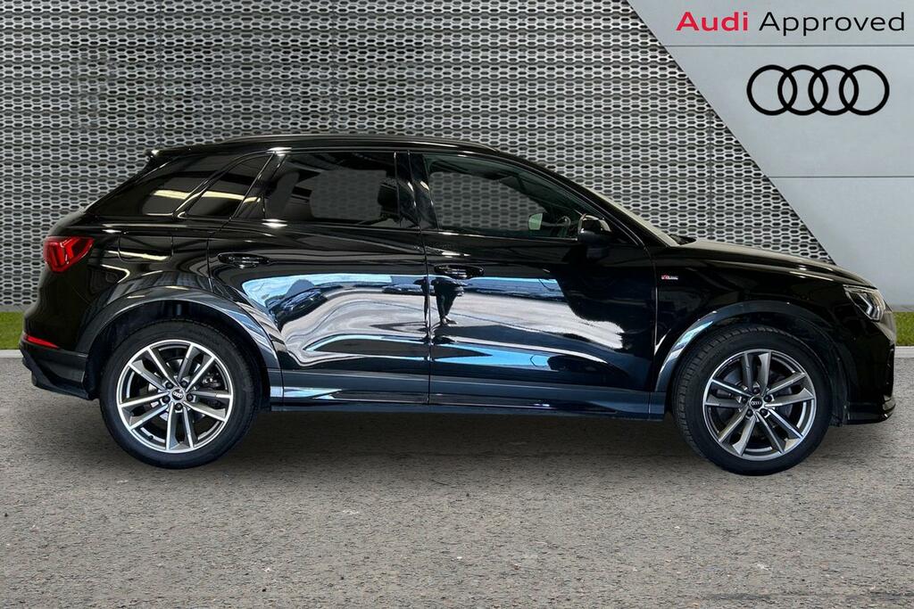 Audi Q3 Black Edition 40 Tfsi Quattro 190 Ps S Tronic LM72BMV Black #4