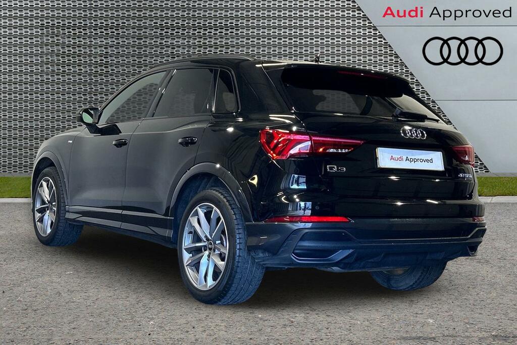 Audi Q3 Black Edition 40 Tfsi Quattro 190 Ps S Tronic LM72BMV Black #3