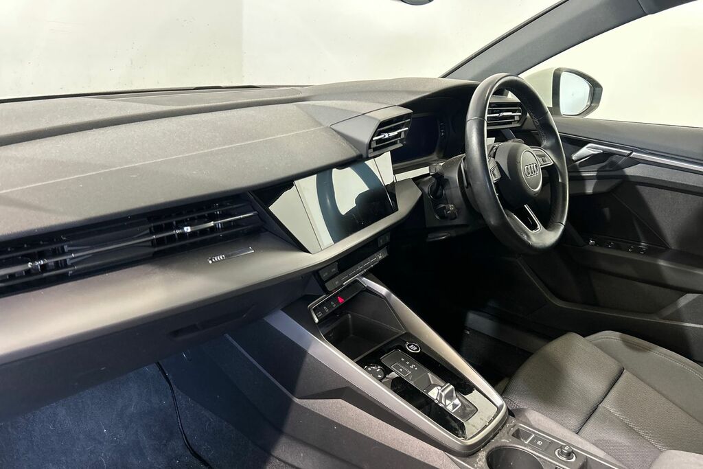 Audi A3 Sport 35 Tfsi 150 Ps S Tronic SV73YGE White #2