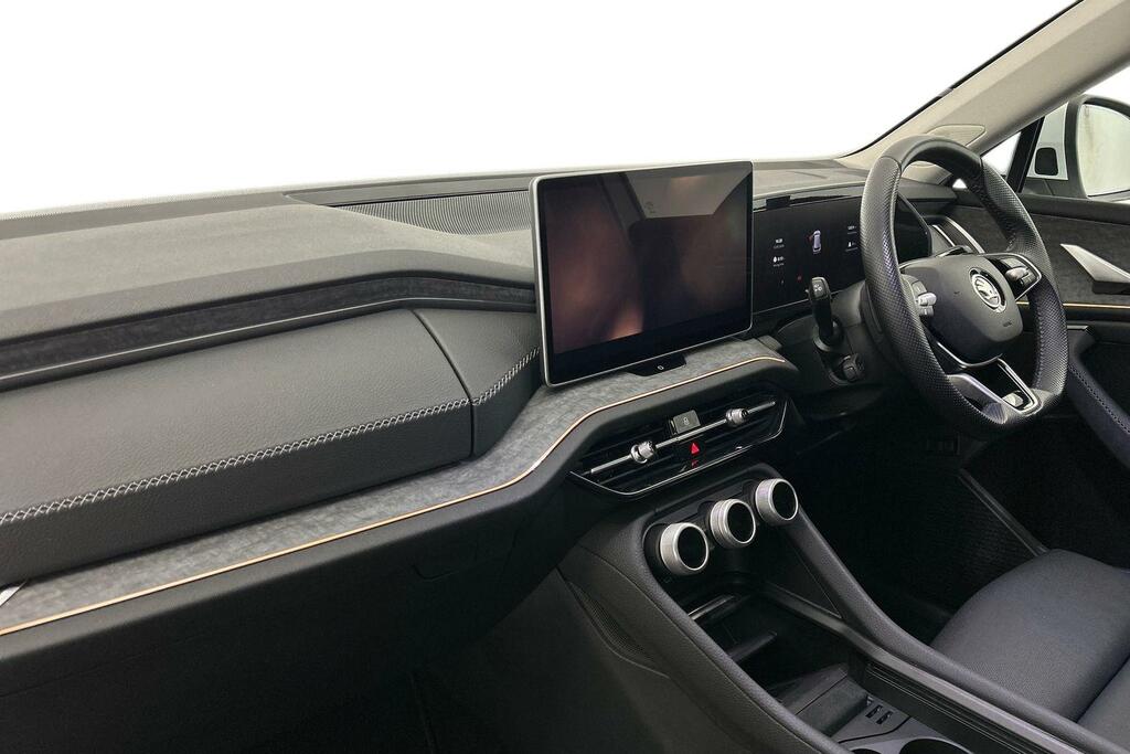 Skoda Kodiaq 1.5 Tsi E-tec Se L Dsg 7 Seat SD25YLZ White #2