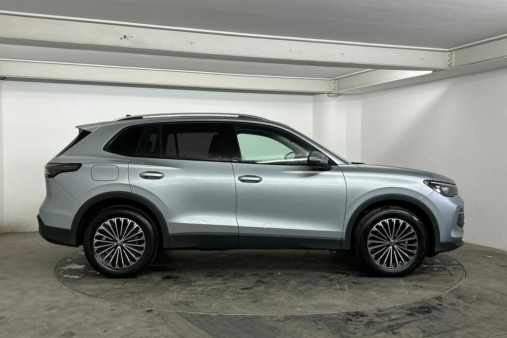 Volkswagen Tiguan 1.5 Etsi 150 Match Dsg SW26CZL Silver #4