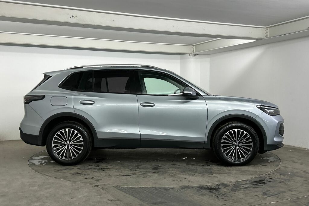 Volkswagen Tiguan 1.5 Etsi 150 Match Dsg SW26AZP Silver #4