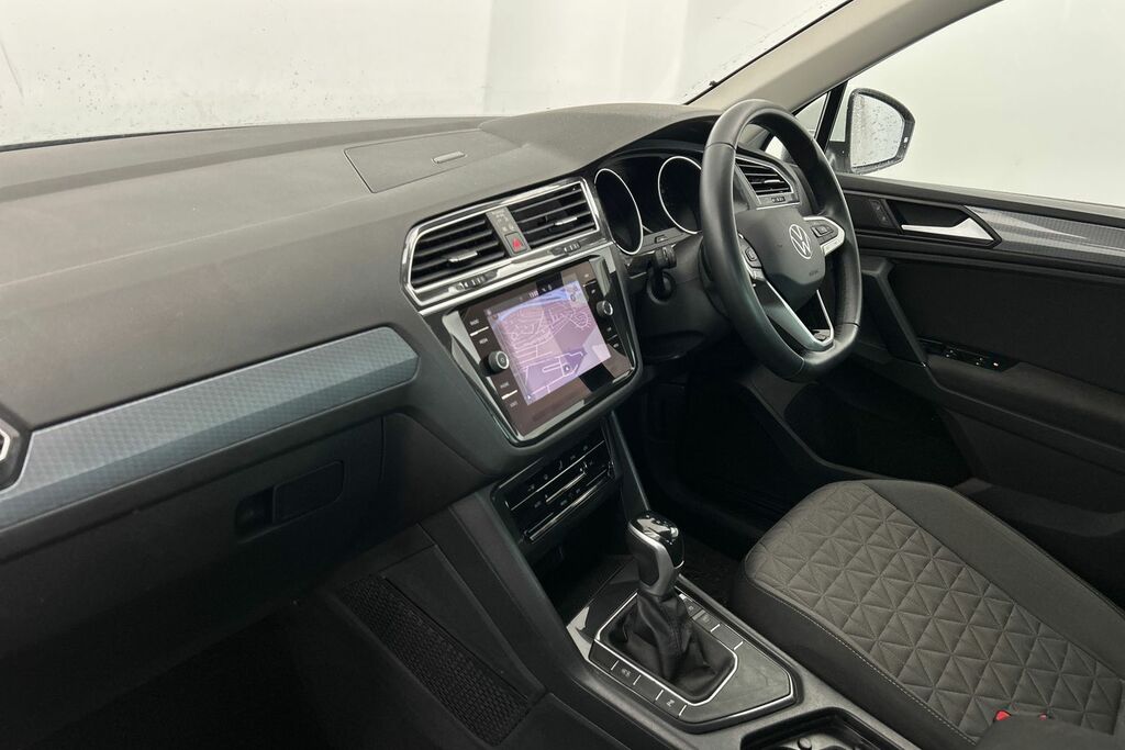 Volkswagen Tiguan 1.5 Tsi 150 Life Dsg ST23UWR White #2