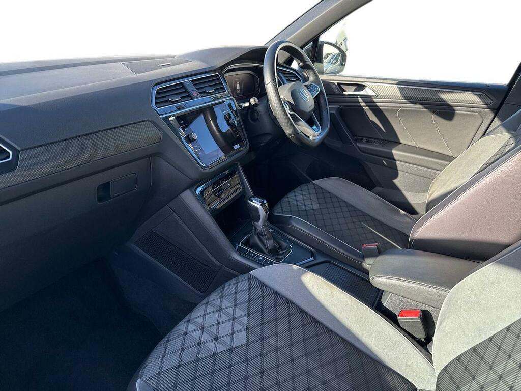 Volkswagen Tiguan 2.0 Tdi R-line Dsg VK72DFO Black #2