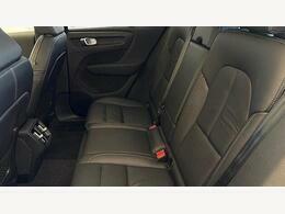 Volvo XC40 Ultimate, B4 Mild Hybrid, Dark CF72ZRD Green #6
