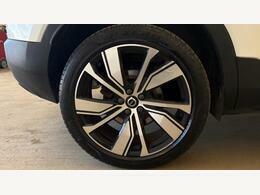 Volvo XC40 1.5 T5 Recharge Phev R Design Pro White #6