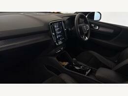 Volvo XC40 1.5 T5 Recharge Phev R Design Pro White #2