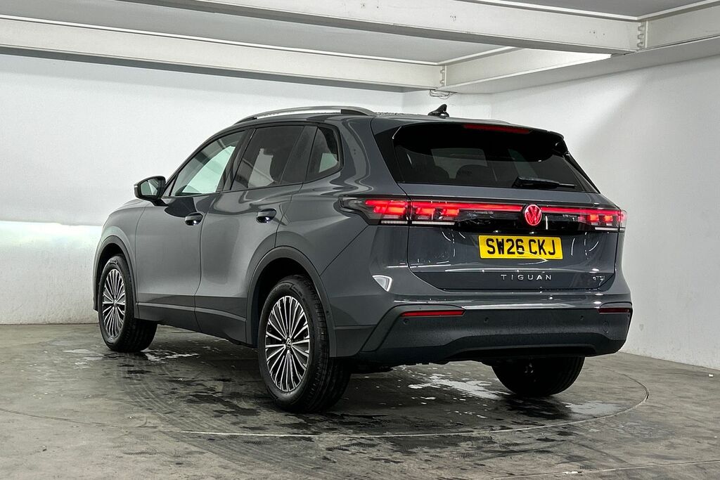 Volkswagen Tiguan 1.5 Etsi 150 Match Dsg SW26CKJ Grey #3