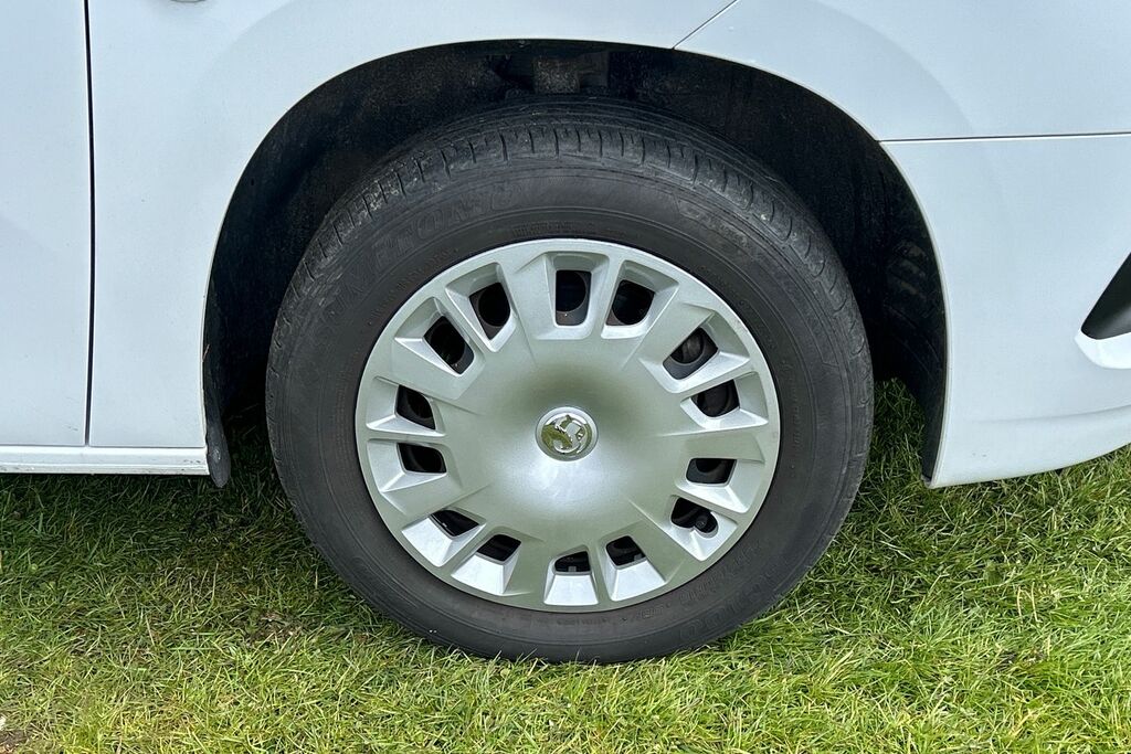 Vauxhall Combo 2300 1.5 Turbo D 100Ps H1 Pro Van YL23BKJ White #5