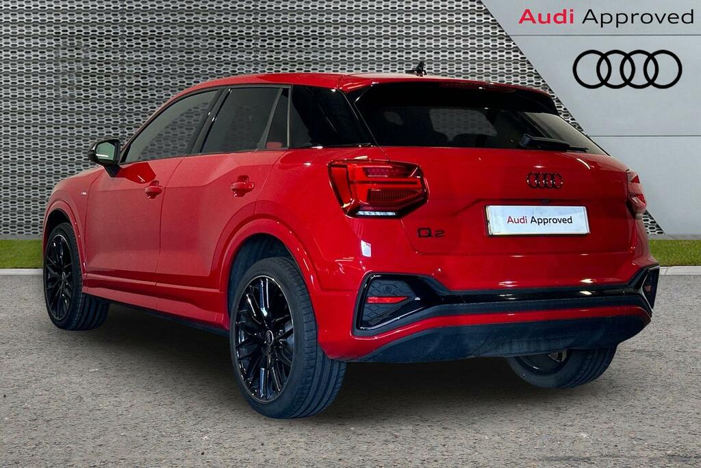 Audi Q2 Black Edition 35 Tfsi 150 Ps S Tronic SW73VFA Red #3