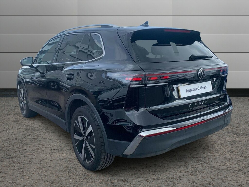 Volkswagen Tiguan 1.5 Etsi 150 Elegance Dsg SY25NMA Black #3