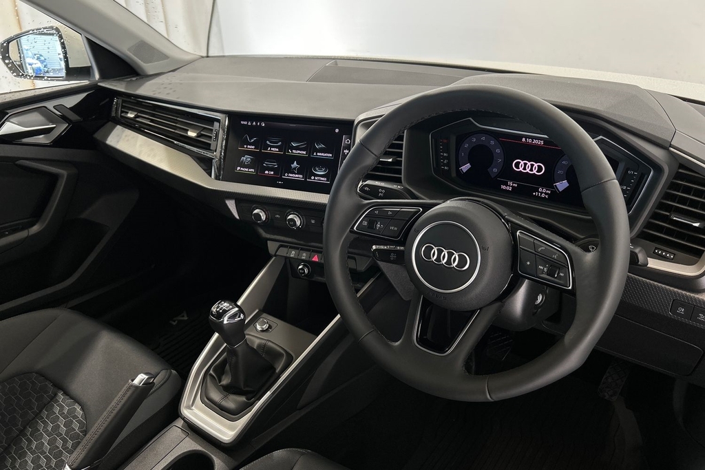 Audi A1 Sport 25 Tfsi 95 Ps 5-Speed SV75XNU White #6