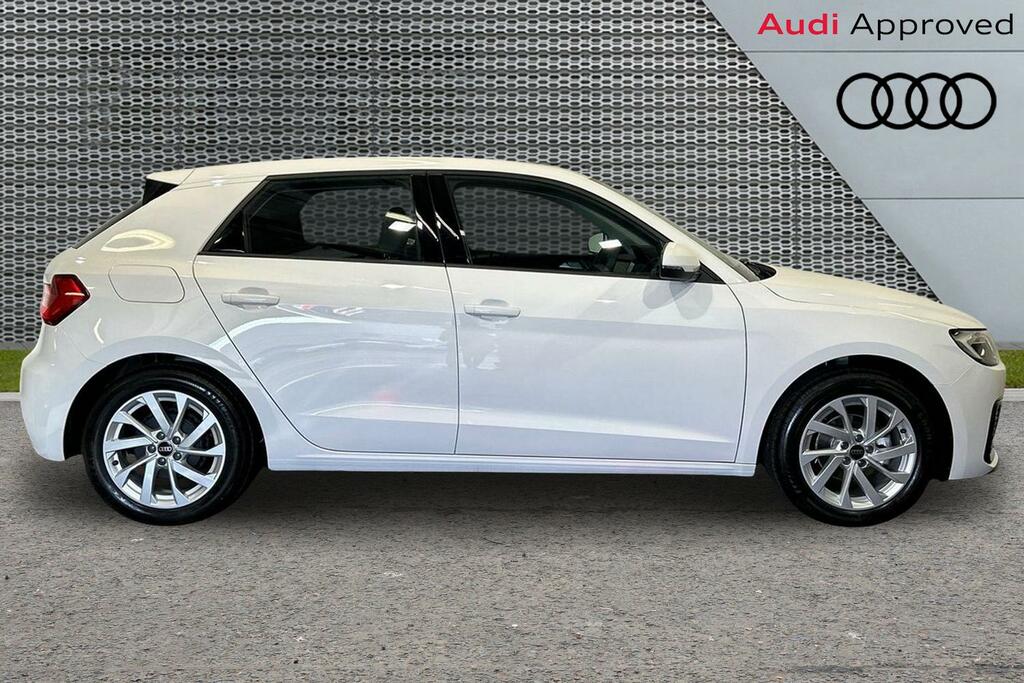 Audi A1 Sport 25 Tfsi 95 Ps 5-Speed SV75XNU White #4