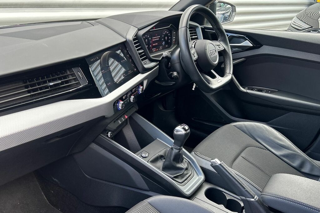 Audi A1 Black Edition 25 Tfsi 95 Ps 5-Speed SR23OJB White #2