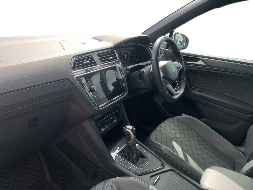 Volkswagen Tiguan 1.5 Tsi 150 R-line Dsg SY70YUW White #2