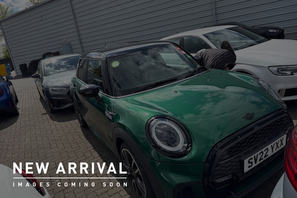 Mini Hatch 5-Door Cooper Sport Green