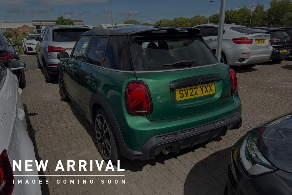 Mini Hatch 5-Door Cooper Sport SV22YXX Green #3