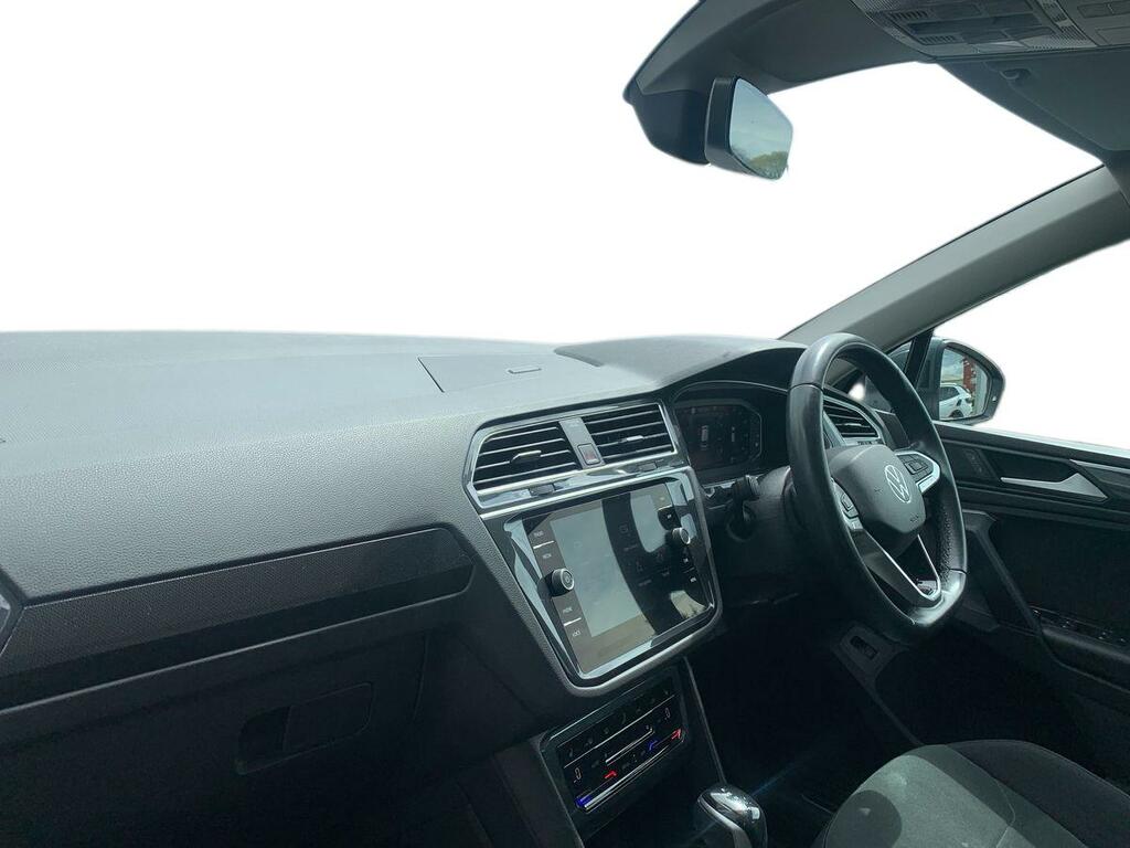 Volkswagen Tiguan 1.5 Tsi 150 Elegance Dsg SN22BGW Grey #2