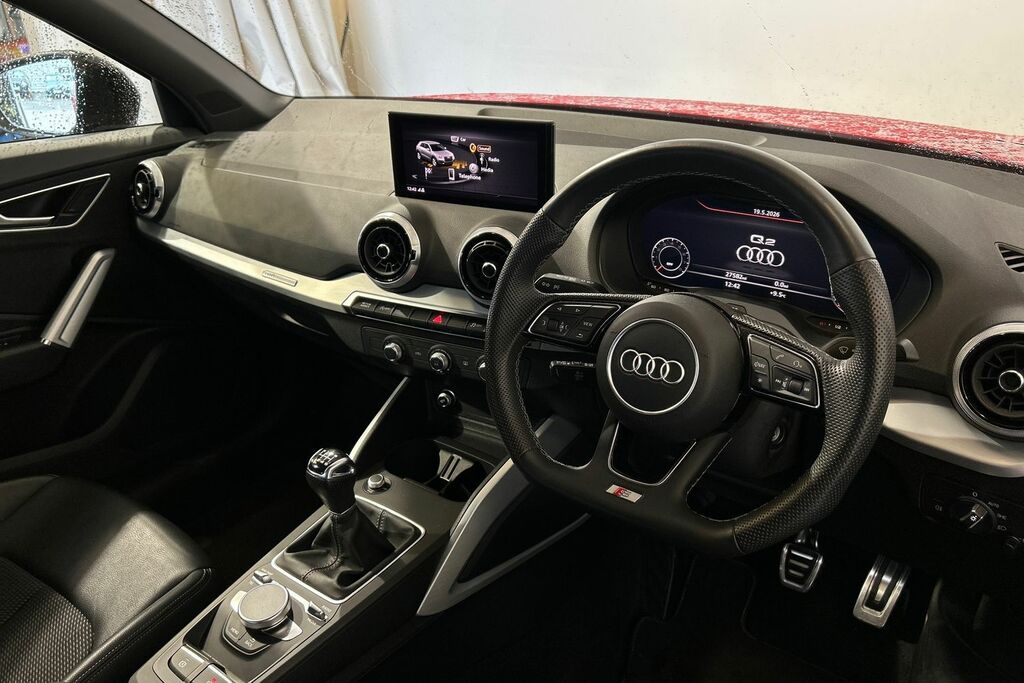 Audi Q2 Black Edition 35 Tfsi 150 Ps 6-Speed SW73HBA Red #6