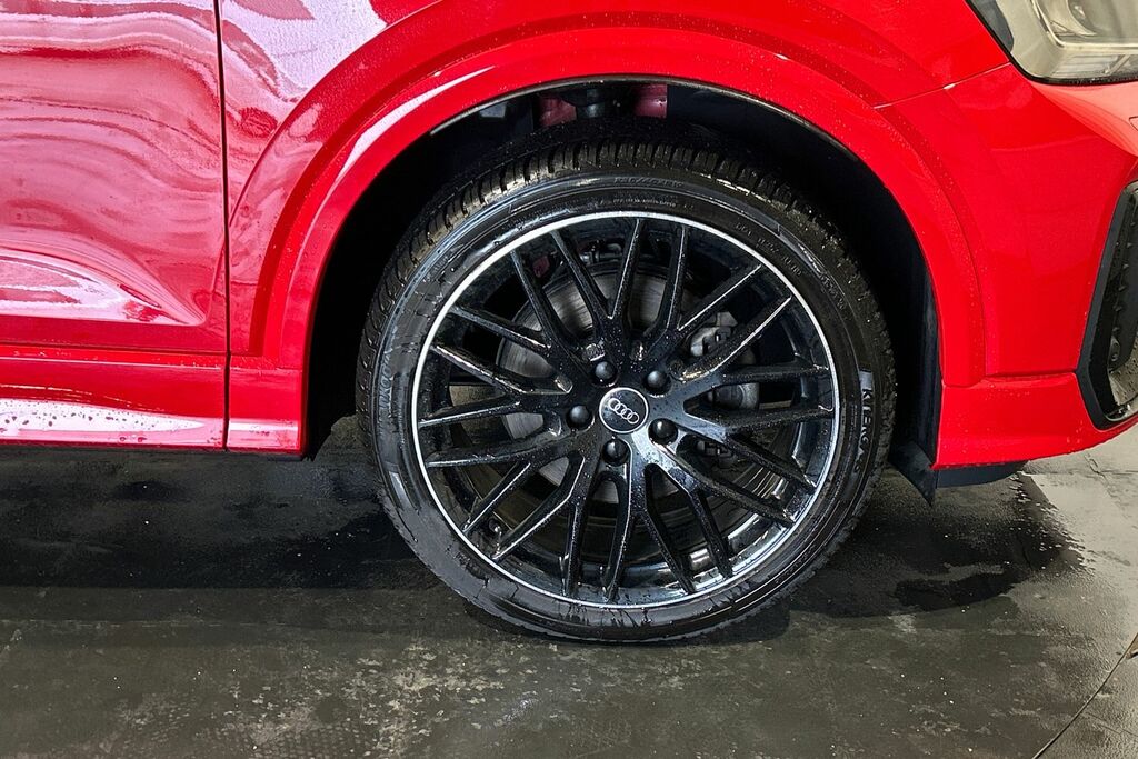 Audi Q2 Black Edition 35 Tfsi 150 Ps 6-Speed SW73HBA Red #5